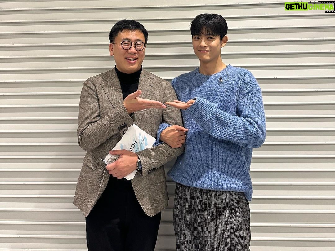 Lomon Instagram - 팬 분들 덕분에 오히려 제가 더 특별한 하루를 보냈습니다. 제 이야기에 귀 기울여주셔서 감사드리고 귀한 시간 내주셔서 다시 한번 감사합니다. 노래 연습 더 할게요 🤣 다음에 또 만나요 ❤️ . ファンの皆さんのおかげで僕の方が特別な1日を過ごせました。僕の言葉に耳を傾けてくださりありがとうございました。貴重な時間を割いていただき、重ねて感謝申し上げます。 歌の練習もっと頑張ります🤣また会いしましょう❤️