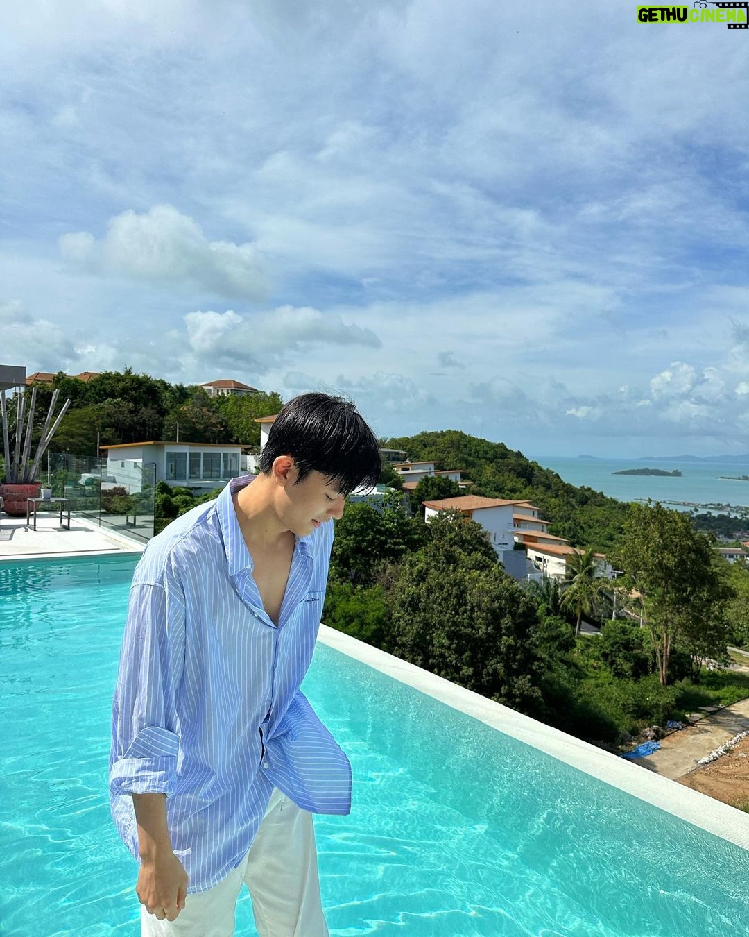 Lomon Instagram - 올 한 해 감사했습니다 ✨새해복 많이 받으세요 🐰 Thank you for this year ✨ Love u 💕 See you next year 🐰 Ko Samui