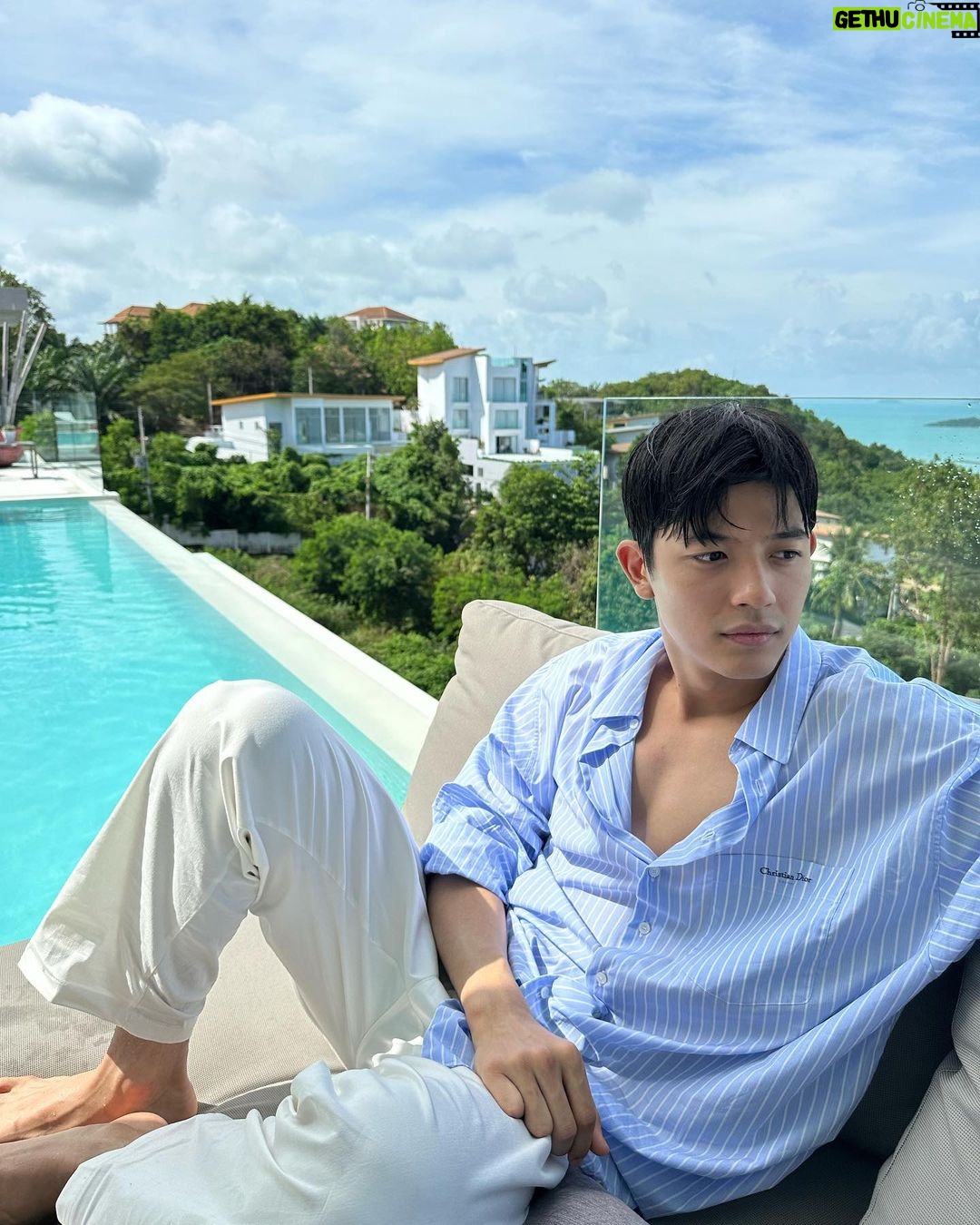 Lomon Instagram - 올 한 해 감사했습니다 ✨새해복 많이 받으세요 🐰 Thank you for this year ✨ Love u 💕 See you next year 🐰 Ko Samui
