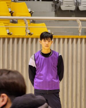 Lomon Instagram - #3인칭복수 @disneypluskr  지수헌 운동중 ⛹️‍♂️🏋️‍♂️