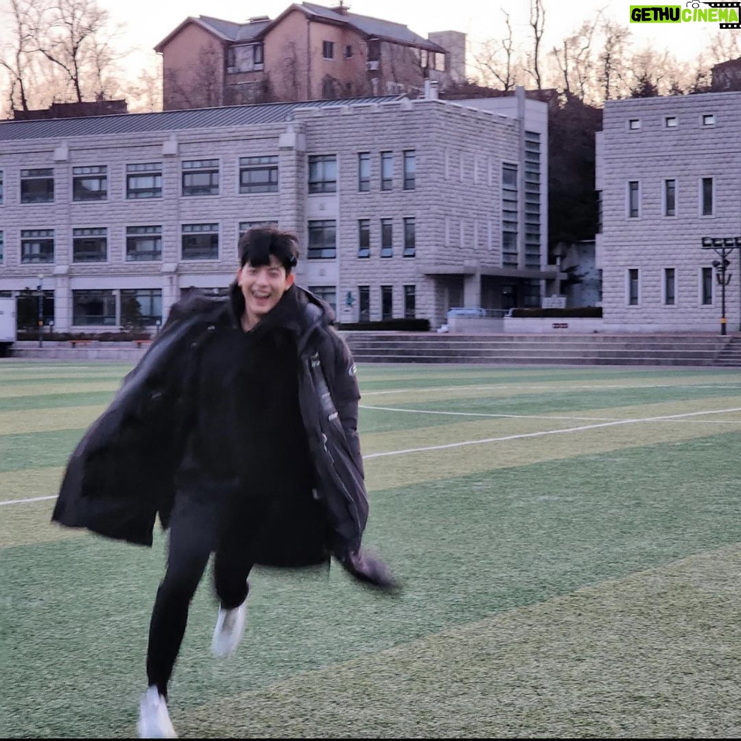 Lomon Instagram - 내일 오후 5시 ✨ 디즈니 플러스 @disneypluskr #3인칭복수 #쉬는시간