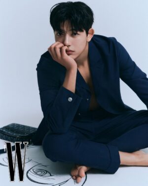 Lomon Instagram - @wkorea_man @wkorea @zzinu79
@Dior @mrkimjones