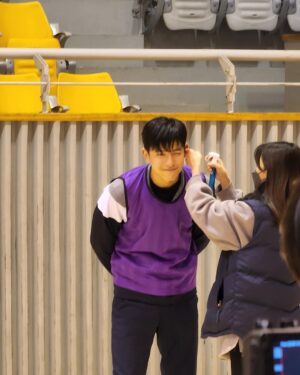 Lomon Instagram - #3인칭복수 @disneypluskr  지수헌 운동중 ⛹️‍♂️🏋️‍♂️
