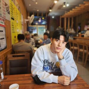 Lomon Instagram - 하루요약🍚🛒🖥🥳