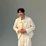Lomon Instagram - 새해복 많이 받으세요 🙇‍♂️ 모두 건강하고 웃음이 가득한 한해 되세요 🧧❤️😄