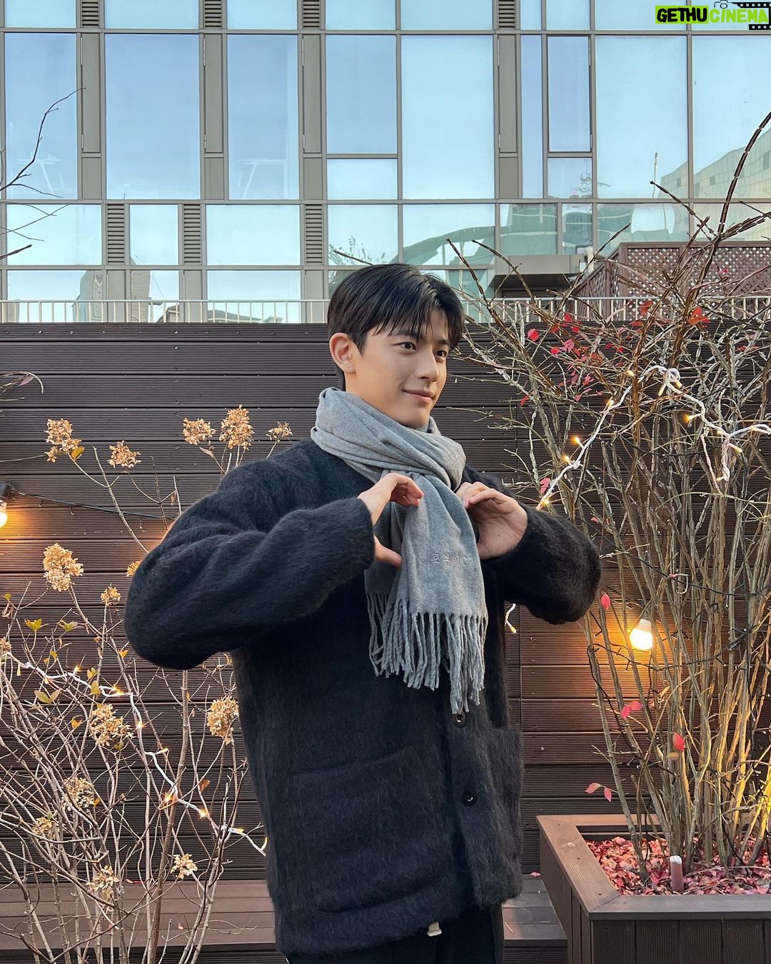 Lomon Instagram - Dear. My lovely fans! I wanted to take a moment to thank you all for the wonderful birthday wishes I received. I couldn't have had a happier or warmer day without your love and support. I know I was a little late in responding, but I was busy filming on my birthday. I wanted to give you all the best possible version of myself! I'm so grateful for your love and support. It means the world to me. I love you all❤️