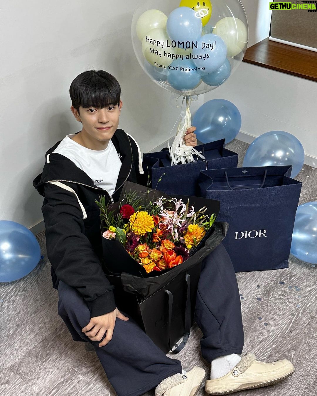 Lomon Instagram - 축하해주신 모든 분들 덕분에 소중하고 특별한 하루를 보냈습니다 🥺사랑이 가득한 .. 평생 잊지 못할 하루를 선물해주셔서 감사하고 또 감사합니다 🙏. 사랑합니다 ❤️