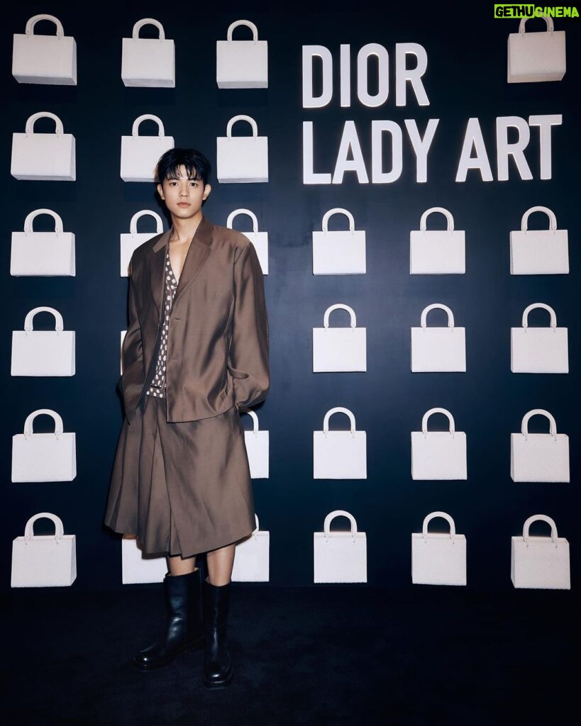 Lomon Instagram - #dior #ladydior