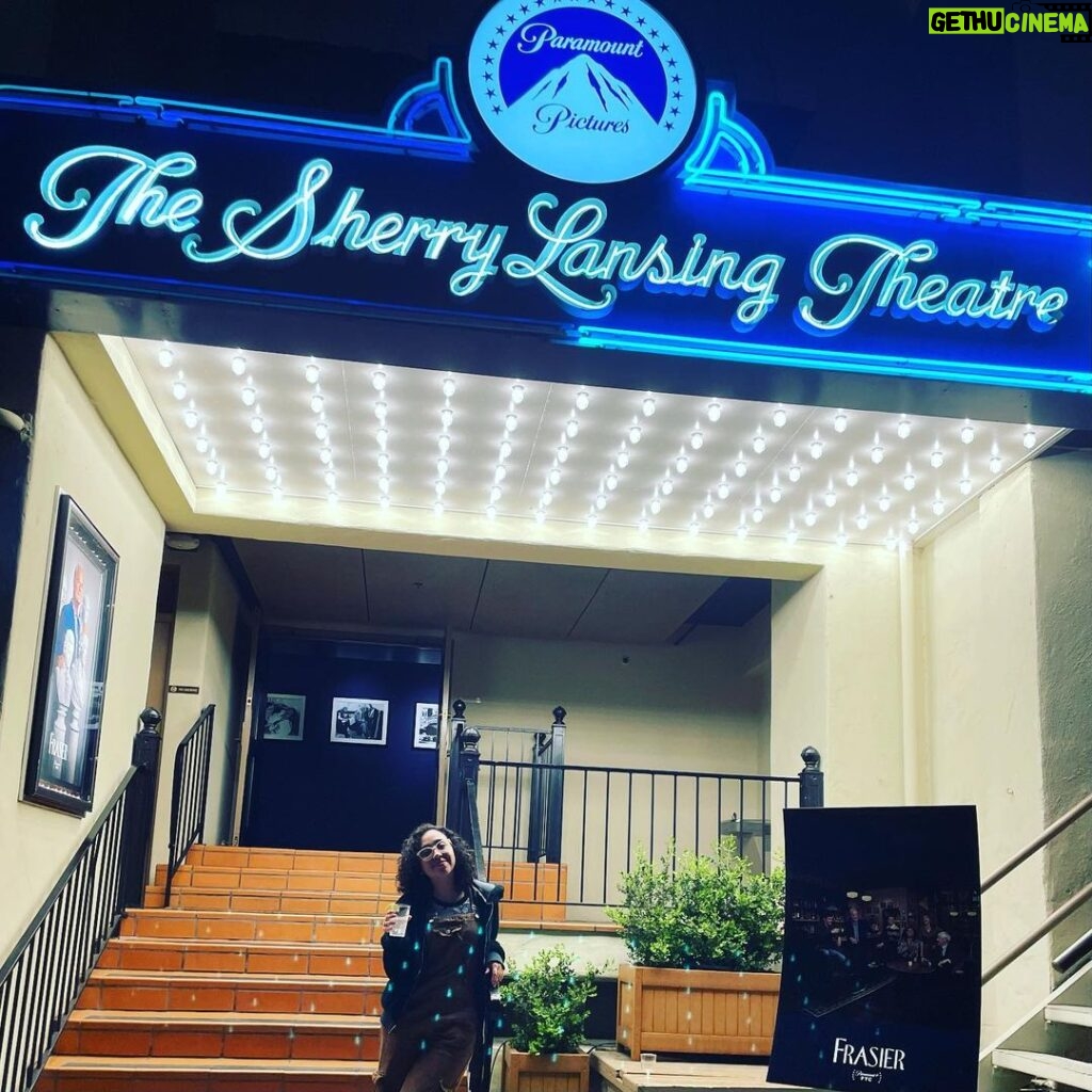 Lori Mae Hernandez Instagram - 📚FRASIER SCREENING📚 He’s still got it!! Brilliant writing! Great cast! Marvelous night! #frasier #frasiercrane #screening #fyc #paramountplus Paramount Pictures Studio