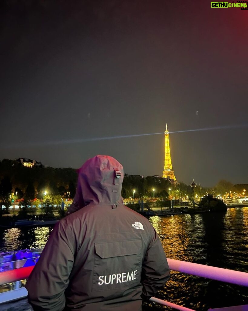 Lost Instagram - XX/10/2022 ⌛️ Paris, France