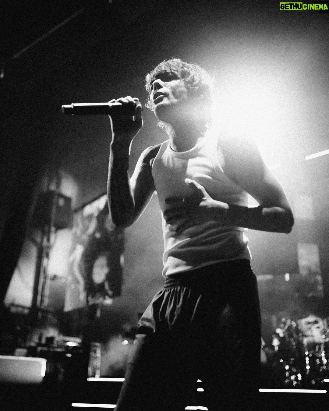 Louis Tomlinson Instagram - Loved last night! Roll on tonight! 📷 - @joshuahalling