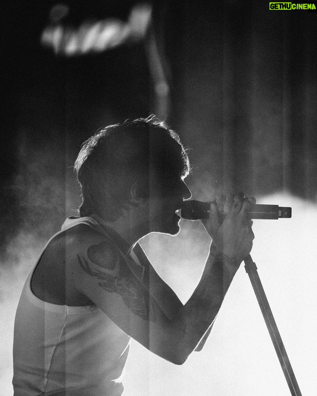 Louis Tomlinson Instagram - Loved last night! Roll on tonight! 📷 - @joshuahalling