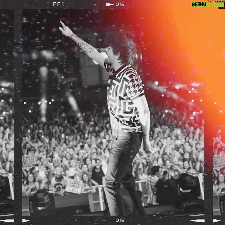 Louis Tomlinson Instagram - Bigger Than Me (Live from Milan) Out Now! Link in bio.