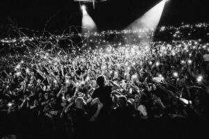 Louis Tomlinson Instagram - What an unbelievable tour it’s been so far! Can’t wait for the next part!