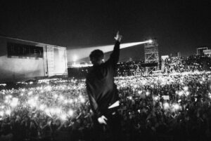 Louis Tomlinson Instagram - Haven’t been online much I’ve been trying to take all of this in. This tour has been unbelievable, can’t put into words how it’s made me feel. Thank you to EVERYONE for making all this possible. FAITH IN THE FUTURE!