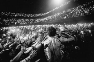 Louis Tomlinson Instagram - Haven’t been online much I’ve been trying to take all of this in. This tour has been unbelievable, can’t put into words how it’s made me feel. Thank you to EVERYONE for making all this possible. FAITH IN THE FUTURE!