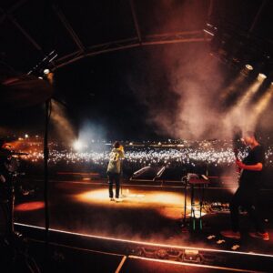 Louis Tomlinson Instagram - Can’t put yesterday into words. Music is nothing without the people! @joshuahalling