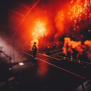 Louis Tomlinson Instagram - Can’t put yesterday into words. Music is nothing without the people! @joshuahalling