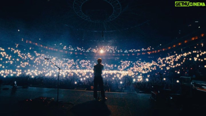Louis Tomlinson Instagram - This has been an incredibly special leg of the tour. The size of the rooms has blown my mind and as always the crowds have been a different class! Thank you!!