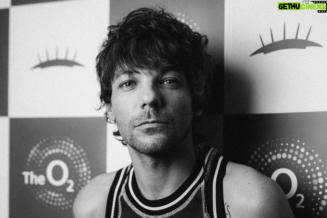 Louis Tomlinson Instagram - What a year it’s been. Thank you to everyone who made it special! Can’t wait for 2024!
