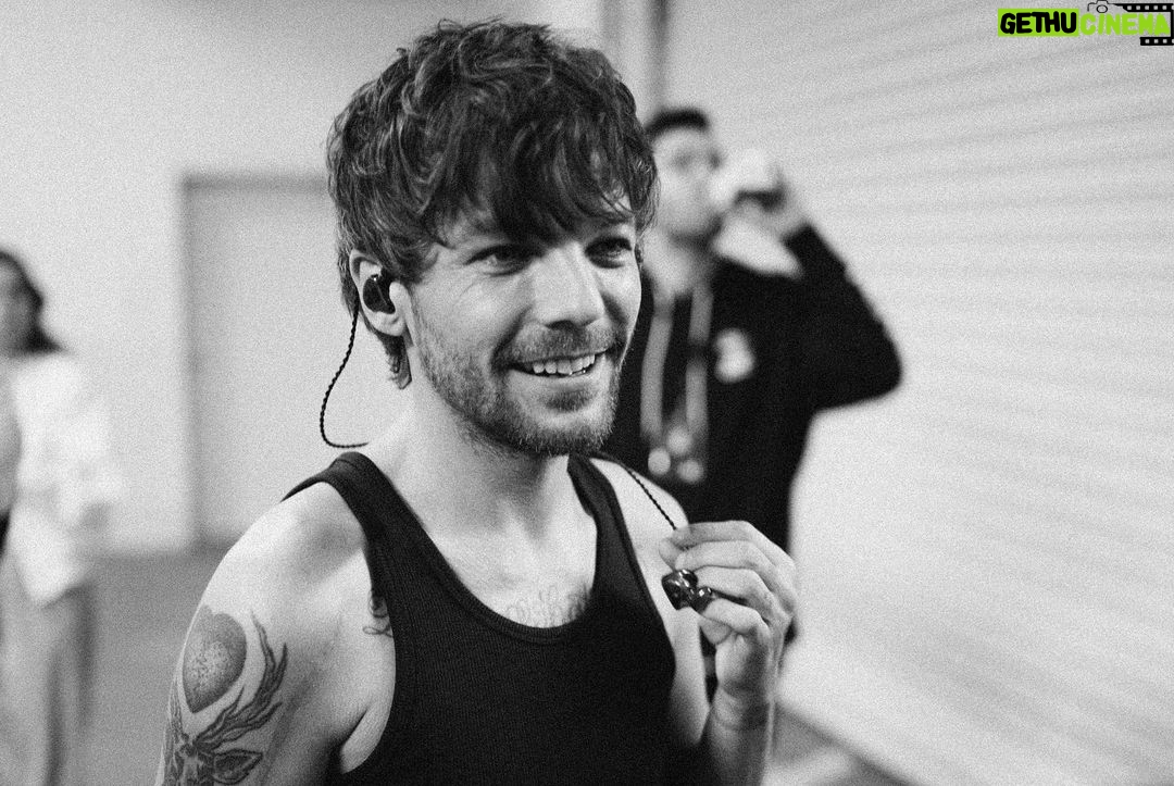 Louis Tomlinson Instagram - European tour so far!