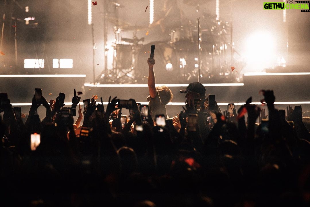 Louis Tomlinson Instagram - European tour so far!