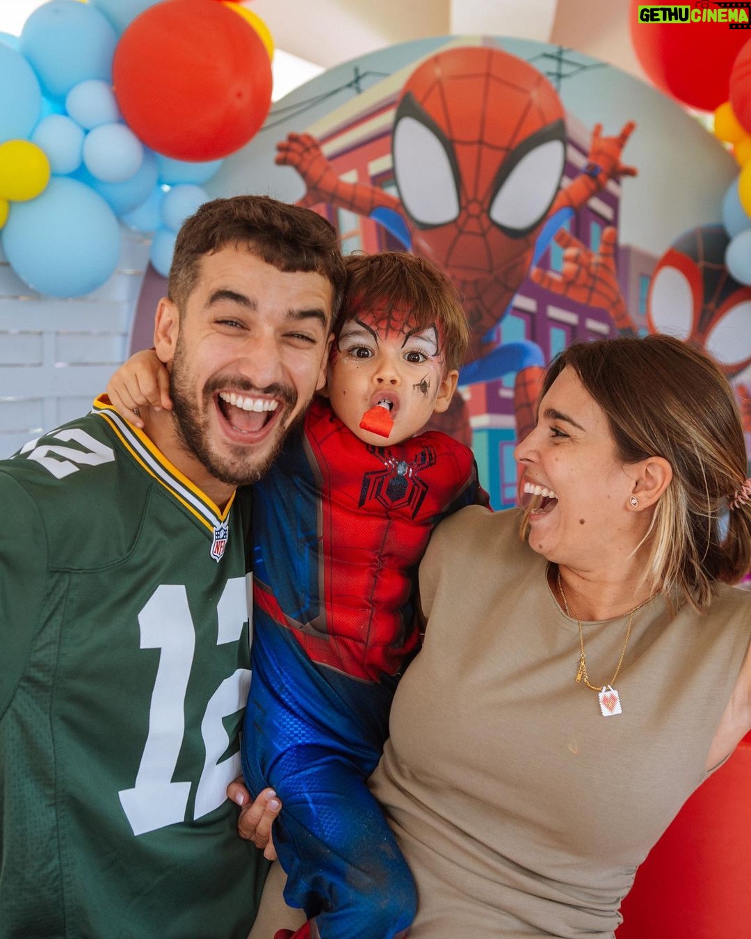 Luís Marvão Instagram - 09.09.2023 - faz 4 anos que o nosso primeiro Amor nasceu. Tu apresentaste-nos o amor incondicional e fizeste de nós pais. Contigo passamos de miúdos a adultos miúdos. Puseste-nos a maior responsabilidade da nossa vida, cuidar da tua, e deste-nos a maior felicidade do mundo a ouvir-te gargalhar! O nosso sonho sempre foi dar-te a vida e daremos sempre a vida por ti! Se te tivéssemos desenhado, serias exactamente como tu és! Amamos-te incondicionalmente, a cada dia mais e estamos prontos para te ajudar a ser feliz todos os dias! 🧡 Obrigado à @lifeinparty e à @1001_festas que nos fizeram a festa do Spidey mais fixe de sempre! 🕷️🕸️ 📸 da nossa querida @margaridaespanha Lisbon, Portugal