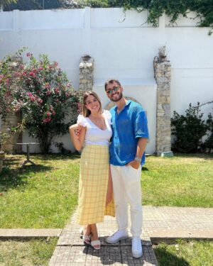 Luís Marvão Instagram - E…. nunca esquecer como tudo começou! Connosco 🤍 mas vá, a vida tem mais piada agora com a Malu a mostrar o batom que pôs até ao nariz e o Zema a fazer birra porque não queria tirar a foto 😂 ou porque queria água ou sumo ou dormir ou fazer xixi ou doce ou salgado… ou…
Pronto, já perceberam 🥳🥳
Massss nunca esquecer como tudo começou 🤍