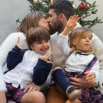 Luís Marvão Instagram - Feliz Natal 🎄 Que seja uma noite leve, cheia de amor e de sentimentos bons. Um grande beijinho nosso a todos os que nos querem bem 🤍 📸 da nossa querida @margaridaespanha