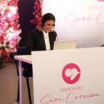 Luís Marvão Instagram - Entrevistei a Sara três vezes e vi sempre uma menina simples, sorridente, simpática, divertida e talentosa. Uma gentileza e bondade inegáveis. Todas essas qualidades são celebradas com a @associacaosaracarreira de modo a eterniza-la na nossa memória 🤍 Foi com muita honra que recebi o convite para estar na Gala dos Sonhos onde se transforma a dor em amor e onde se dá asas a pessoas com talento 🫶🏻 Styling dos ✌️: @iamissrita 😍😍😍 Fato Luís: @dino_alves_eu 🤵🏽 Sapatos Luís: @aldo_shoes @wowmeagency 📸 @joaomcatarino_ Altice Arena, Lisbon, Portugal