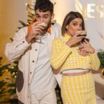 Luís Marvão Instagram - Podia ser a nossa sala de estar mas é da @nespresso.pt 😌 Sabes que o Natal se está a aproximar, quando esta família se junta. Foram tantas vezes a nossa salvação nas manhãs com os dois pequenos: ☕️☕️ e ontem ainda aprendemos a fazer um cocktail 🍸 Que bom fazer parte destes momentos 🤍 obrigada @hillandknowltonportugal @wowmeagency 📷 @joaomcatarino_