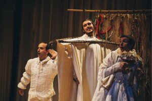 Luís Simões Instagram - 27 de Março é comemorado mundialmente desde 1961 para celebrar a importância do Teatro na história e cultura da humanidade.
É necessário e urgente a união de todos para despertar “a consciência do mundo” e "enfrentar as trevas da ignorância e do extremismo", um grande bem-haja a todos os profissionais que mantêm esta arte ancestral viva.

#diamundialdoteatro #vivaoteatro #27march