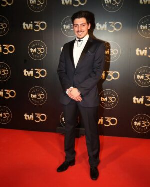 Luís Simões Instagram - 30⁰ aniversário
@tvioficial

✨🎂🎈📸💃🤵🎉

Sim, já sei, sou sempre o último...

#tvi #tvioficial #galatvi30anos #tvi30anos #gala #aniversário