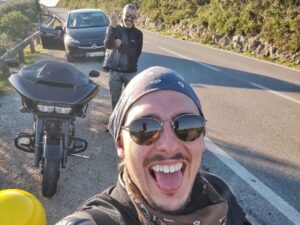 Luís Simões Instagram - A primeira do ano e que consolado fiquei!

🙌🛵💨👌🤤🔥🤘❤️

@pedroalves.official 
@3_ferros 

#magnificosdiasatlanticos #revoltadoscapacetesamarelos #3ferros #riders #friends #diadereis #motorcycleride #motard #celebration #passion #goodvibes