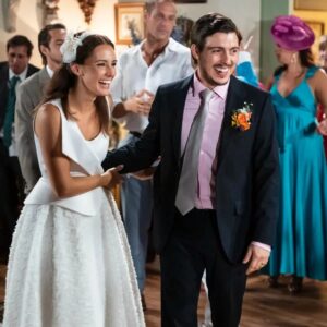 Luís Simões Instagram - Não me poderiam ter arranjado melhor casamento, com todas as peripécias que naturalmente um casamento na Bela Vida tem direito. 👏😂
É uma benção estar ao lado e poder fazer tudo isto com uma mulher encantadora e super talentosa como a @martaandrino ! 

🙌 ❤️ 🤘 🔥 🎉 🥳 💒 💍

Que grandiosa que é a FESTA! É um orgulho fazer parte deste projecto.
Grato a todo o elenco, a toda a equipa técnica, produção e direção por fazerem tudo isto acontecer todos os dias da melhor forma, são todos maravilhosos e extraordinários! 👌🙏
E obviamente, um OBRIGADO especial a todos os que nos acompanham e apoiam todos os dias 😘 Porque nada disto seria possível sem o casamento que temos com todos aqueles que nos vêem diariamente. Bem-hajam ! 
Que continue a FESTA ao mais alto nível!
🥂 🎉 🕺 💃 🎊 ✌️ 💪 🥳

@festaefestatvi
@tvioficial
@lobomau.producoes

#festaéfesta #tvi