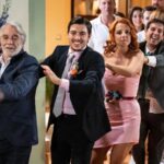 Luís Simões Instagram - Não me poderiam ter arranjado melhor casamento, com todas as peripécias que naturalmente um casamento na Bela Vida tem direito. 👏😂 É uma benção estar ao lado e poder fazer tudo isto com uma mulher encantadora e super talentosa como a @martaandrino ! 🙌 ❤️ 🤘 🔥 🎉 🥳 💒 💍 Que grandiosa que é a FESTA! É um orgulho fazer parte deste projecto. Grato a todo o elenco, a toda a equipa técnica, produção e direção por fazerem tudo isto acontecer todos os dias da melhor forma, são todos maravilhosos e extraordinários! 👌🙏 E obviamente, um OBRIGADO especial a todos os que nos acompanham e apoiam todos os dias 😘 Porque nada disto seria possível sem o casamento que temos com todos aqueles que nos vêem diariamente. Bem-hajam ! Que continue a FESTA ao mais alto nível! 🥂 🎉 🕺 💃 🎊 ✌️ 💪 🥳 @festaefestatvi @tvioficial @lobomau.producoes #festaéfesta #tvi