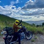 Luís Simões Instagram - "Um dia seremos altos e bonitos, para já somos felizes." P.A. @pedroalves.official ✨🙏🙌🤘😜 @3_ferros #roadtrip #3ferros #motorcycle #motorcycleboy #harleydavidson #hdsportster #sporster883 #goodvibes #portugal