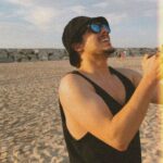 Luís Simões Instagram – O Verão chegou mais cedo e não avisou…

🌀 🌅 🪁

#chillin #goodvibes #beach #sunset #kite Costa da Caparica, Portugal