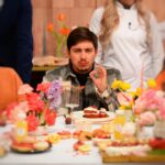 Luís Simões Instagram - Está doce! 🍭 Passou-se uma semana fantástica e avizinha-se um fim-de-semana ainda melhor. 👌😜 Cuidado com o açúcar! #tadoce #emfamilia #sugar #goodvibes #weekend