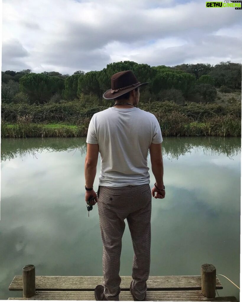 Luís Simões Instagram - Vou só ali escapar-me um bocadinho para regular os níveis. #weekend #getaway #farmvibes #nature #relax #meditation #goodvibes
