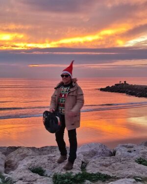 Luís Simões Instagram - As luzes neste Natal estiveram muito bem. 👌😜

Saúde, paz e amor! 😘🎄✨

#goodvibes #xmastime #merrychristmas #pordosol #sunset