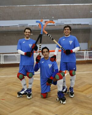 Luís Simões Instagram - Voltaram-me a pôr os patins... 

🛼🏑H.C.B.V.🔵⚪

📸@bau.mario77 

@festaefestatvi 
#hoquei #hoqueipatins #festaéfesta #sobrerodas #tvi #tvinovelas #goodvibes