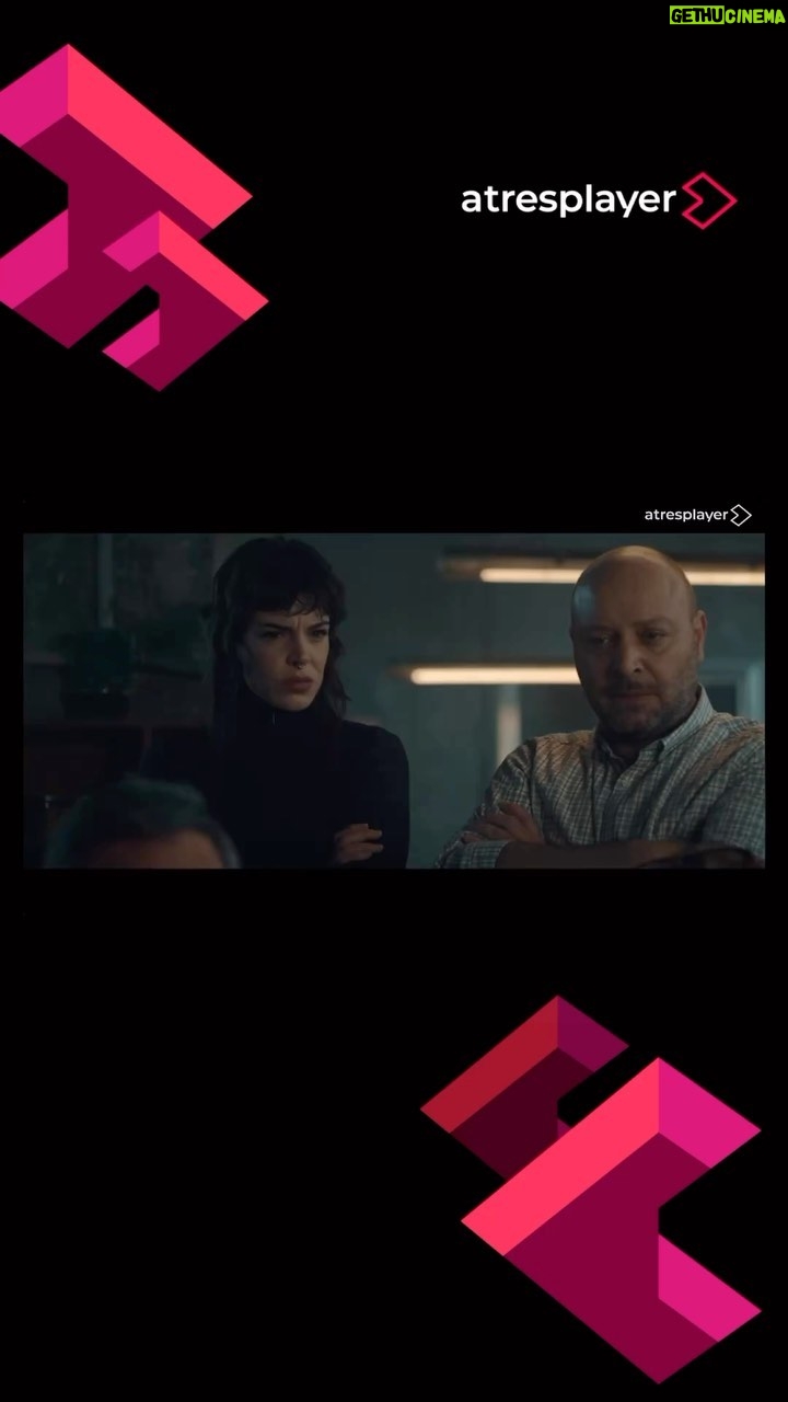 Lucía Martín Abello Instagram - Ganzúa siempre ganzúa 😏 Ya tenéis el tercer capi en @atresplayer