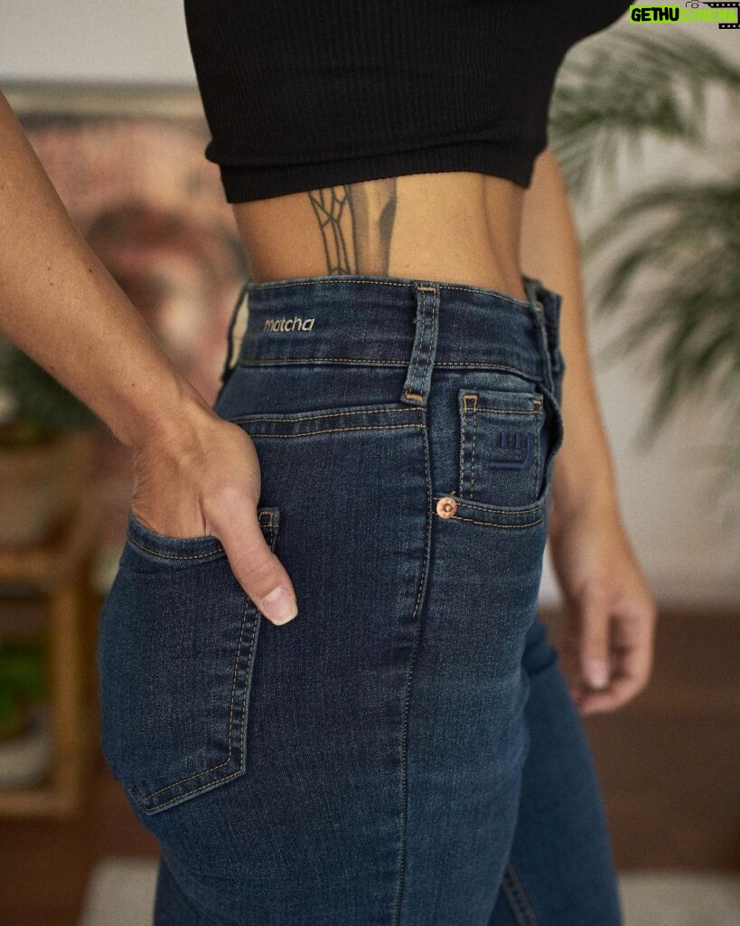 Lucía Martín Abello Instagram - Just @matcha.jeans 🍑💙🥵 #matchajeans 📸: La beauty @cicutafilms 💕