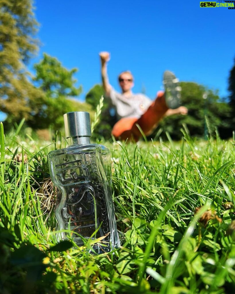 Lucas Hauchard Instagram - Le nouveau parfum Diesel vient de sortir ☀️ #dbydiesel @dieselfragrances