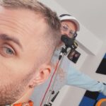 Lucas Hauchard Instagram - La suite des hits de l’été est en ligne, cette fois avec un thème : les années 2000 🎶 On a tout donné, regardez-la tranquillement entre amis avec de quoi s’hydrater ❤️ Sortie des clips Lundi 15 Novembre à 18h 🎥 Les Annees 2000