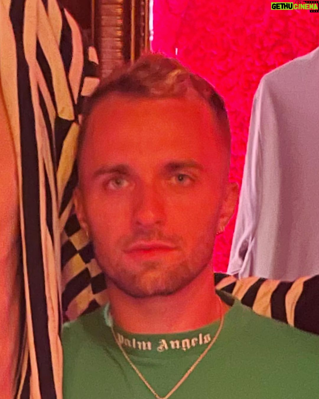 Lucas Hauchard Instagram - 34 thread horreur plus tard Cirque le Soir