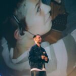 Lucas Hauchard Instagram – Hier c’était l’avant-première de notre documentaire ‘Merci Internet’ réalisé par mon frère @theodorebonnet 🫶🏻

On y revient sur mes 10 dernières années et à travers ça sur le début d’internet, des jeux-vidéo en ligne, de YouTube… les débuts de notre génération en fait.

Ça sort Vendredi sur Prime Video, on a hâte que vous puissiez le voir ❤️

📸 @marie__flmt