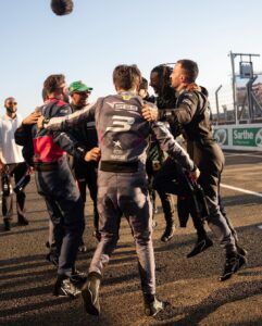 Lucas Hauchard Instagram - Mémorable… quelle chance on a de vivre ça une deuxième fois, je ne sais pas quoi dire à part MERCI donc on part sur une longue liste 🫶🏻 Merci à vous qui étiez sur le live, et à vous qui vous êtes déplacés sous 35 degrés pour venir nous voir et qui avez mis une ambiance électrique 🤯 Merci à tous les pilotes de m’avoir fait confiance, vous me manquez déjà je vous aime tellement je suis trop fier de vous ❤️ Merci à mon frère @gotaga avec qui j’ai encore une fois vécu cette aventure et cette fois sous les couleurs de notre club @gentlemates 🎮 Merci à mes équipes @bump_fr qui ont travaillé toute l’année pour organiser cet événement 🫶🏻👑 Merci à nos invités de légende @pierregasly @estebanocon @theopourchaire21 et @victormartinsfr pour leurs tours en F1 et F2 qui ont fait trembler la foule Merci au maître de cérémonie @doigby, à @yanncj23 et @kametolol pour ce cast légendaire, à nos invités en plateau @ariee.cocottee @grimkujow @adripaviot, à nos pit reporters @etoilaisse et @hakimjemili, qui nous ont tous assuré un beau spectacle tout au long de la journée Merci à notre instructeur @pierre_sancinena sans qui on ne saurait même pas démarrer la voiture Merci à l’ACO, le @circuitdes24heures et la @ffsaacademy qui nous ont fait confiance une deuxième fois et aux commissaires de piste sans qui tout ça serait impossible à réaliser 📸 @chloeramdani @multyde