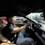 Lucas Lucco Instagram – Por esses dias eu tô com a nova Cayenne S by @porschebexp que tá com um motor v8 absurdo. Indo ao contrário da tendência dos híbridos/elétricos. Vcs acham que motores como esse vão ser cada vez mais raros?